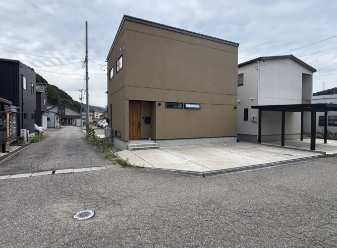 白山市鶴来新町　中古住宅